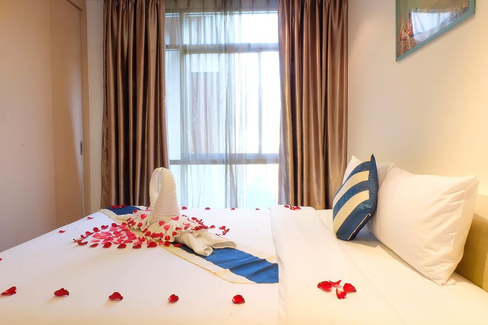 Art Patong Residence Phuket Extérieur photo